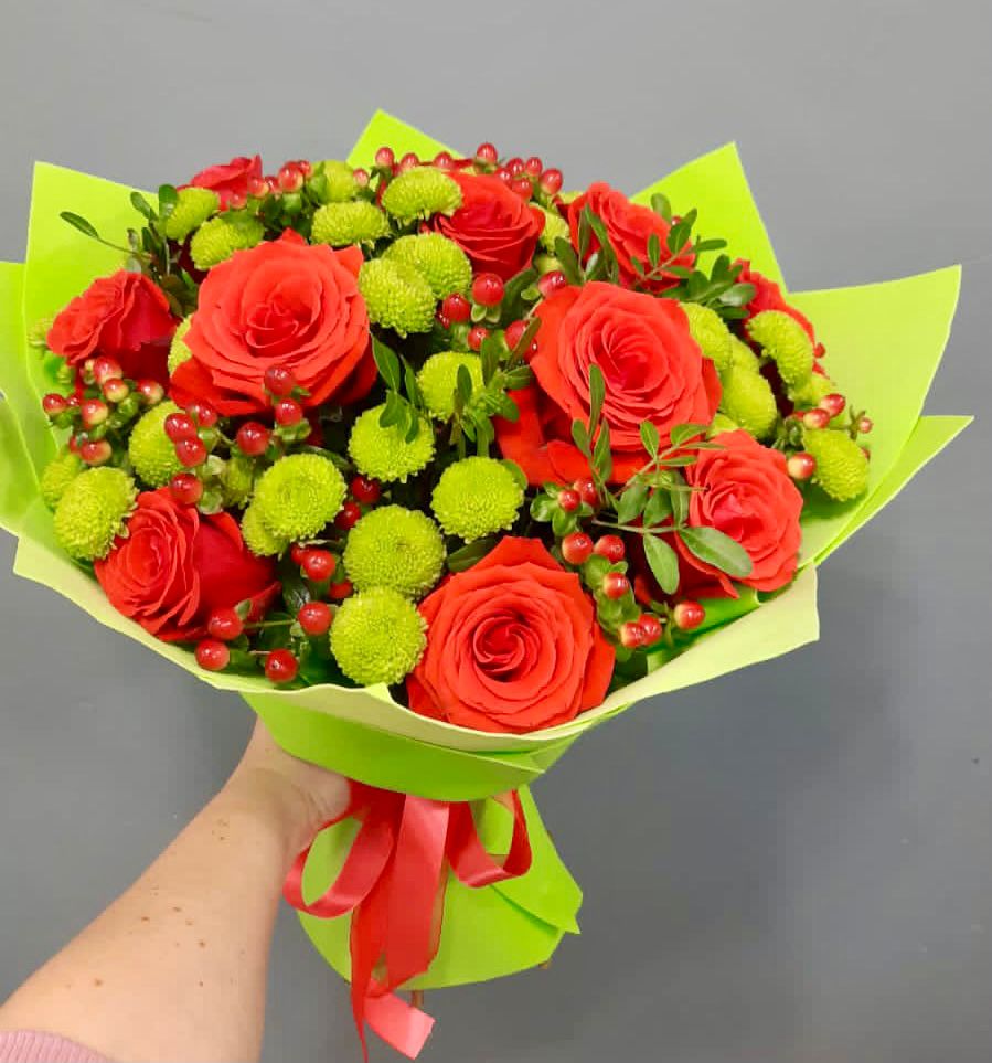 Букет цветов из: Хризантемы и Розы в Мильково