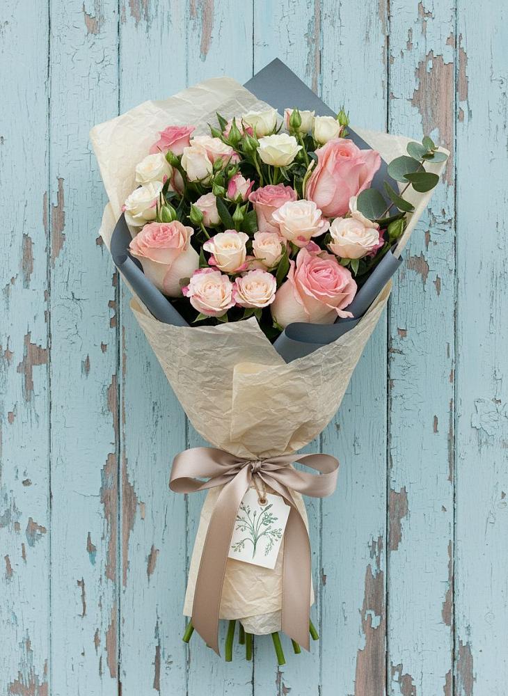 Букет цветов из: Розы в Мильково