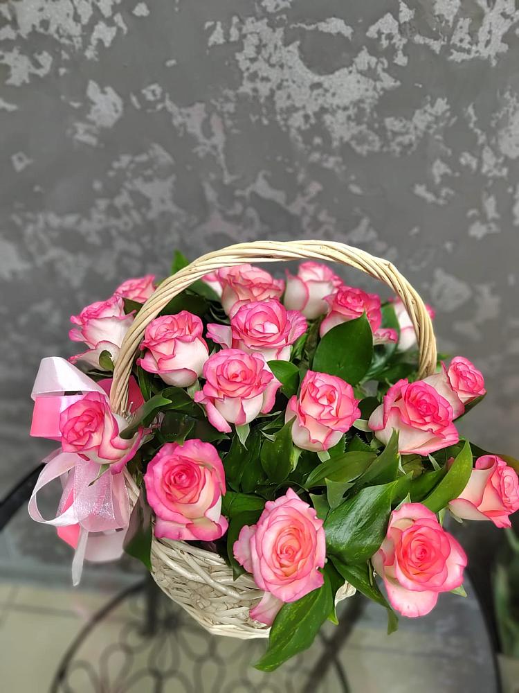 Цветочная композиция из Розы в корзине в Мильково