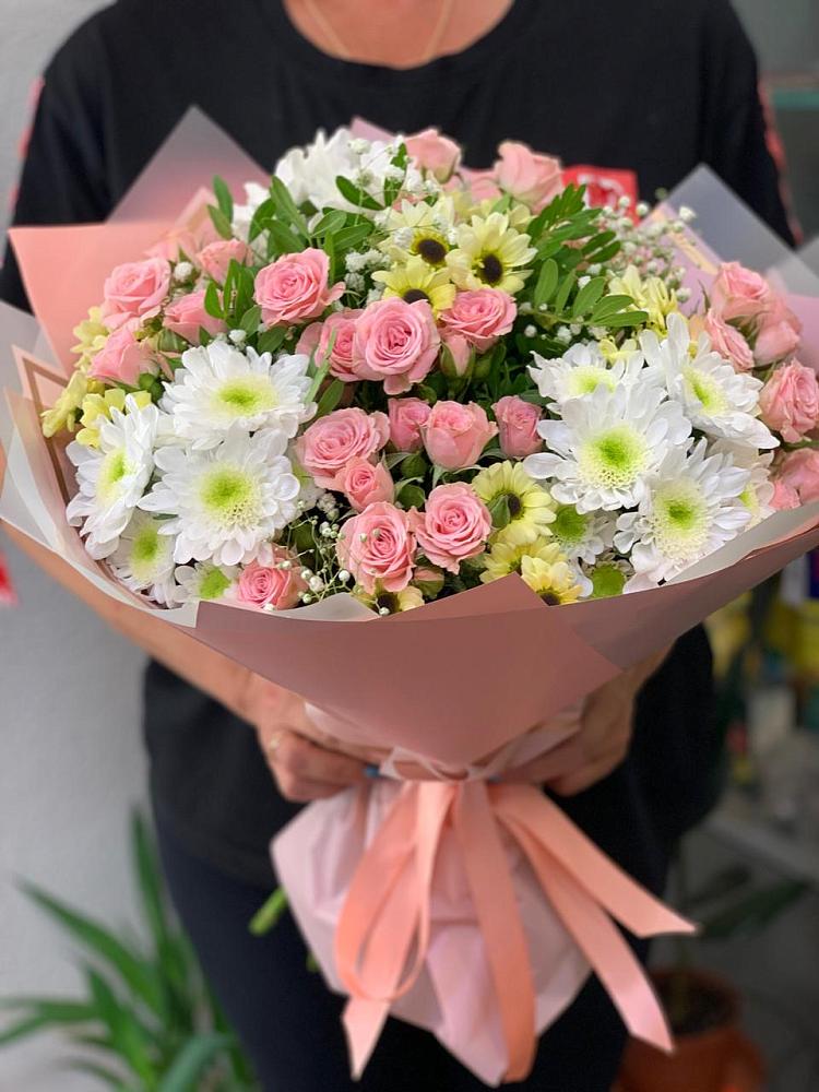 Букет цветов из: Розы и Хризантемы в Мильково