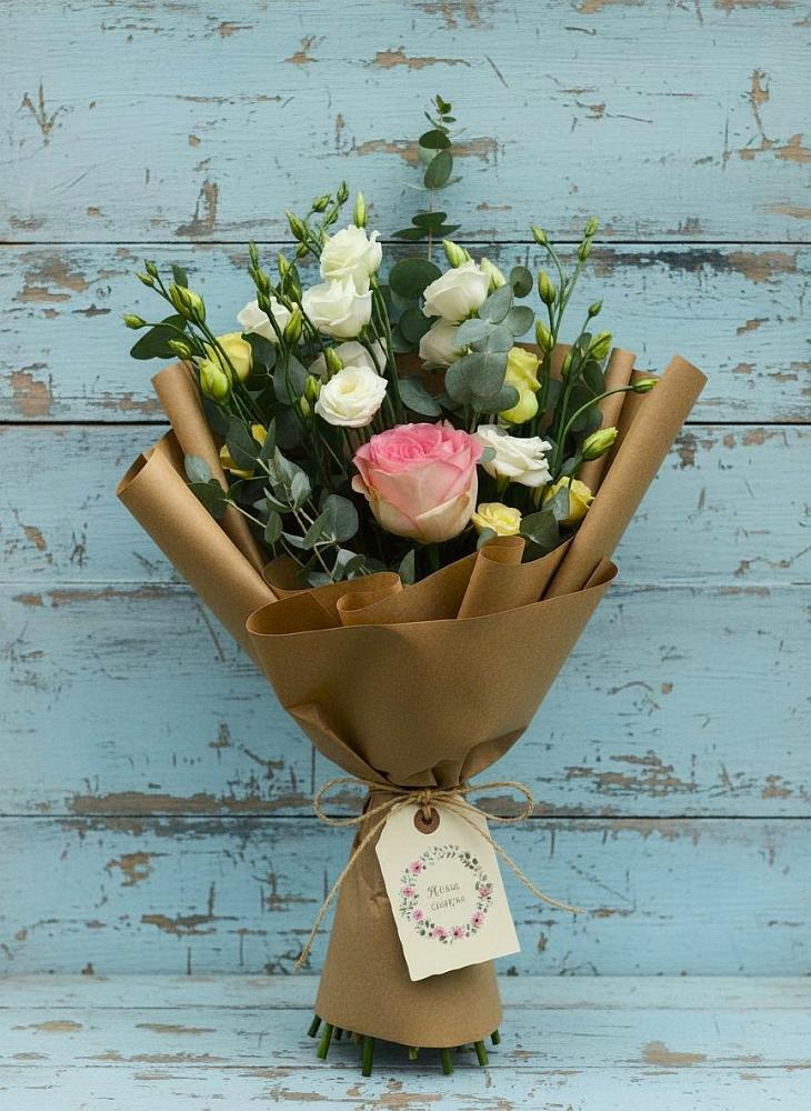 Букет цветов из: Розы и Лизиантусы в Мильково