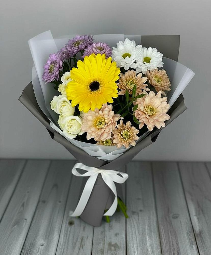 Букет цветов из: Розы, Герберы и Хризантемы в Мильково