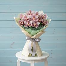 Букет цветов из:  Орхидеи и Розы #REPLACE_PRED# Мильково