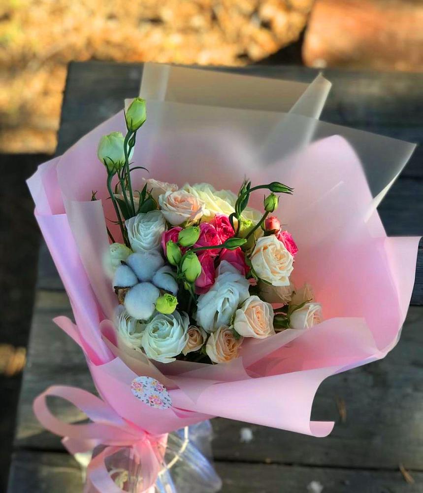 Букет цветов из: Розы и Лизиантусы в Мильково