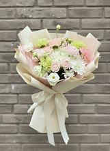 Букет цветов из:  Гвоздики, Розы, Лизиантусы и Хризантемы в Мильково