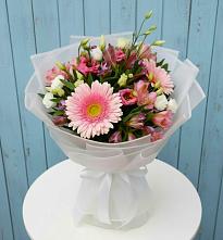 Букет цветов из:  Герберы, Альстромерии и Лизиантусы в Мильково