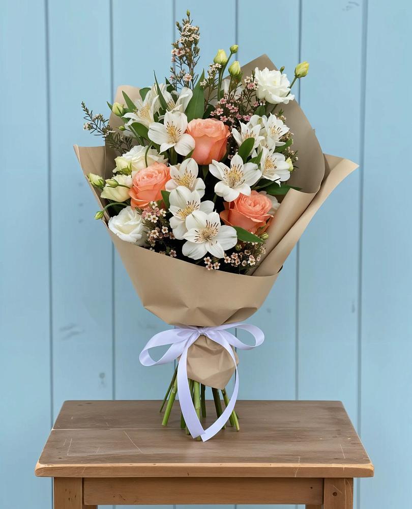 Букет цветов из: Альстромерии, Лизиантусы, Розы и Хризантемы в Мильково