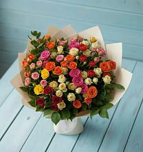 Букет Микс из разноцветных кустовых роз в Мильково