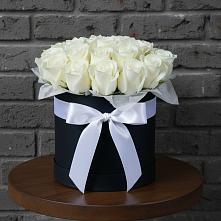 Цветочная композиция из Розы в шляпной коробке в Мильково